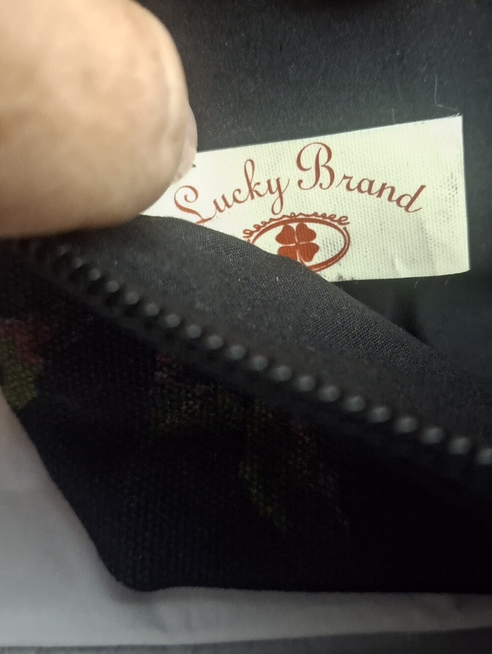 LUCKY BRAND Leather-Trim Floral Canvas Small Makeup Case Black, Pink & Green - Picture 6 of 6